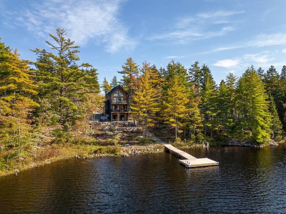 Numinous Cottage Long Lake Oasis Centre Rawdon エクステリア 写真