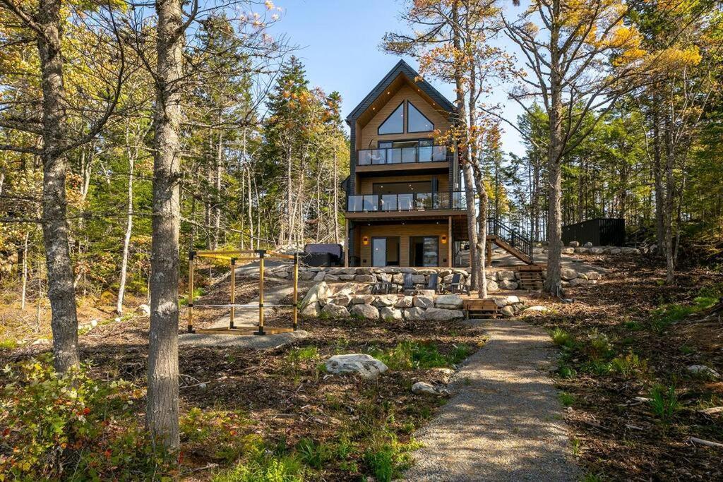 Numinous Cottage Long Lake Oasis Centre Rawdon エクステリア 写真