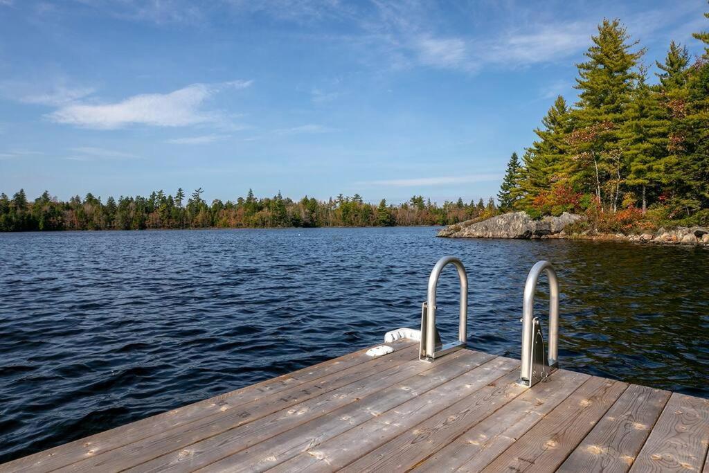 Numinous Cottage Long Lake Oasis Centre Rawdon エクステリア 写真