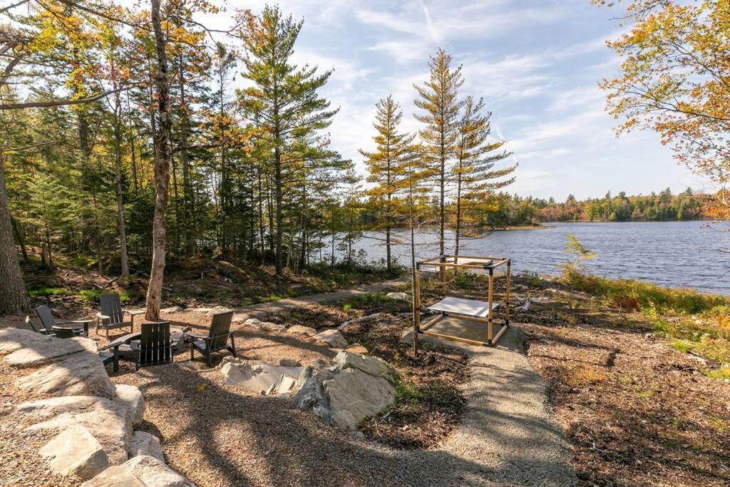 Numinous Cottage Long Lake Oasis Centre Rawdon エクステリア 写真