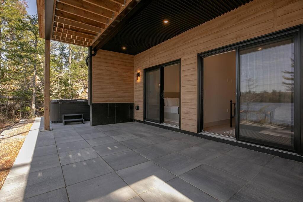 Numinous Cottage Long Lake Oasis Centre Rawdon エクステリア 写真