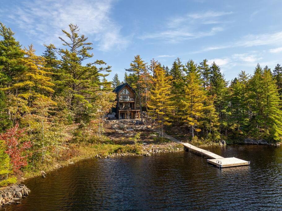 Numinous Cottage Long Lake Oasis Centre Rawdon エクステリア 写真