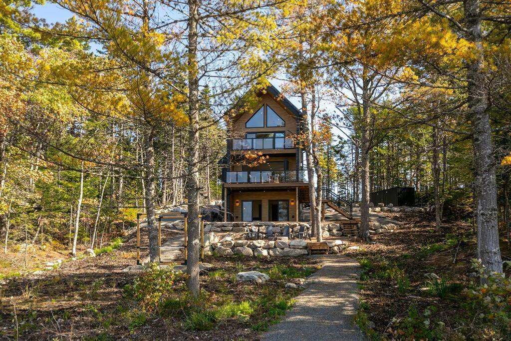 Numinous Cottage Long Lake Oasis Centre Rawdon エクステリア 写真