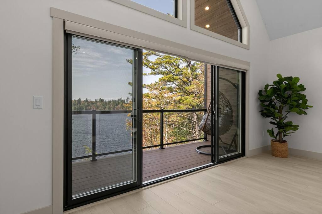 Numinous Cottage Long Lake Oasis Centre Rawdon エクステリア 写真