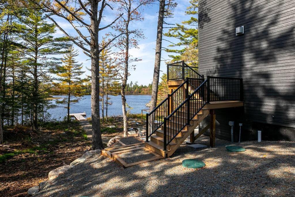 Numinous Cottage Long Lake Oasis Centre Rawdon エクステリア 写真