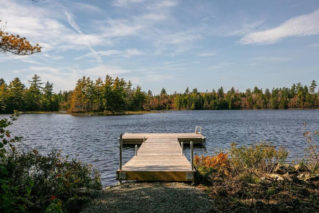 Numinous Cottage Long Lake Oasis Centre Rawdon エクステリア 写真